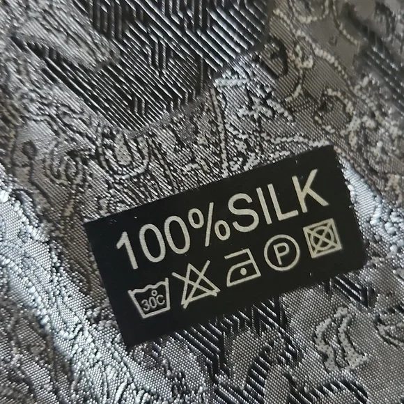 Gray Elephant Patterned Scarf - Picture 3 of 3